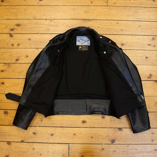 King of the Road, Vicenza: Black, 44" - S#7308