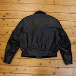 Windward, Vicenza: Black, 44" - S#7198