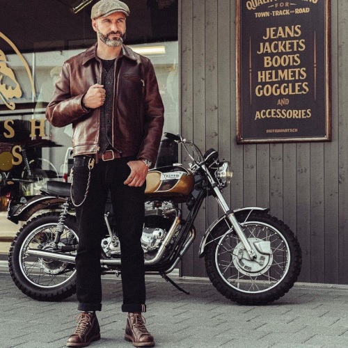 Motorcyclist wearing a Highwayman leather jacket